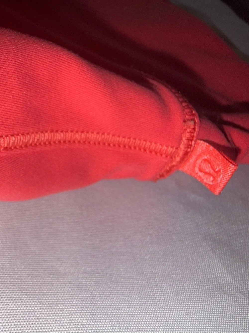 Lululemon Women Red V-Neck Athletic Yoga Sports Bra Size 6 /S
